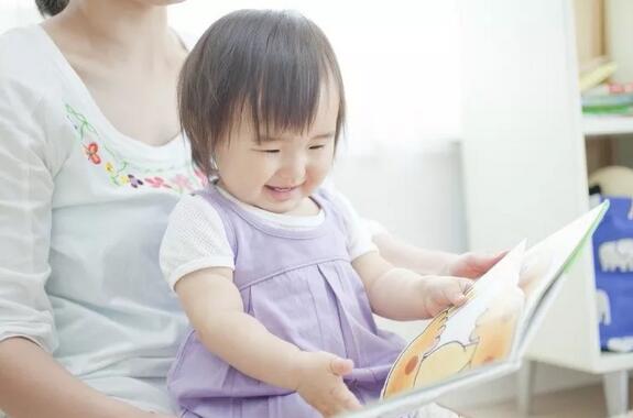 如何引导宝宝来看绘本？
