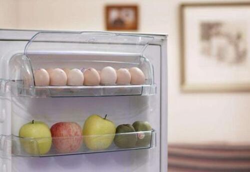 鸡蛋在冰箱里可以保存多久 鸡蛋放冰箱的保存法